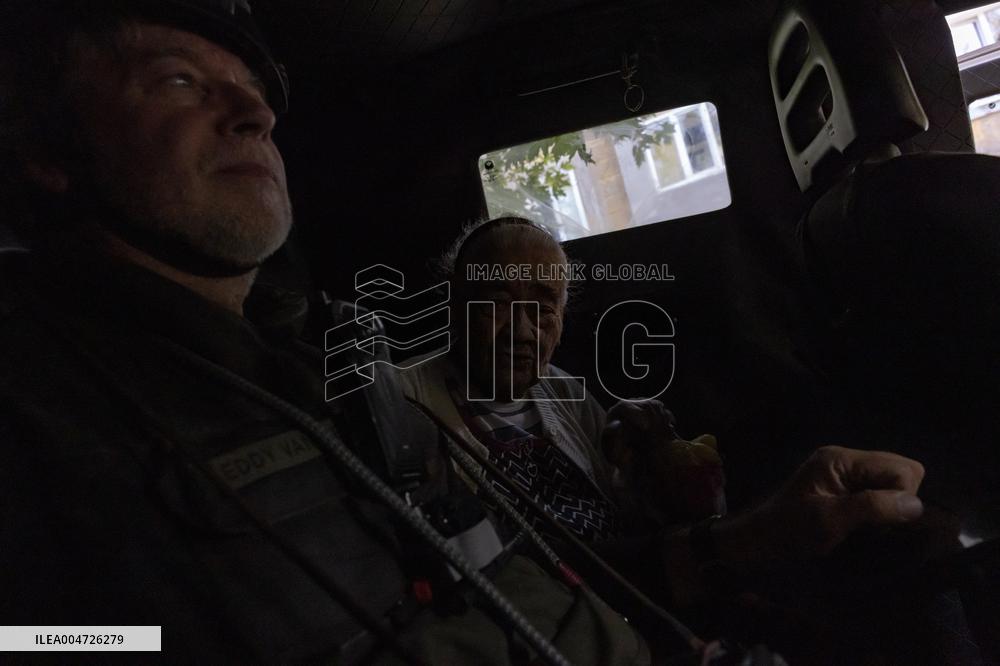 Ukraine War Civilians Evacuation - Kostyantynivka
