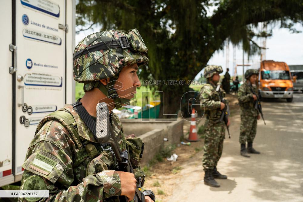 Colombian Military and Police join forces in the midst of attacks alleged to be from FARC-EP Dissident groups