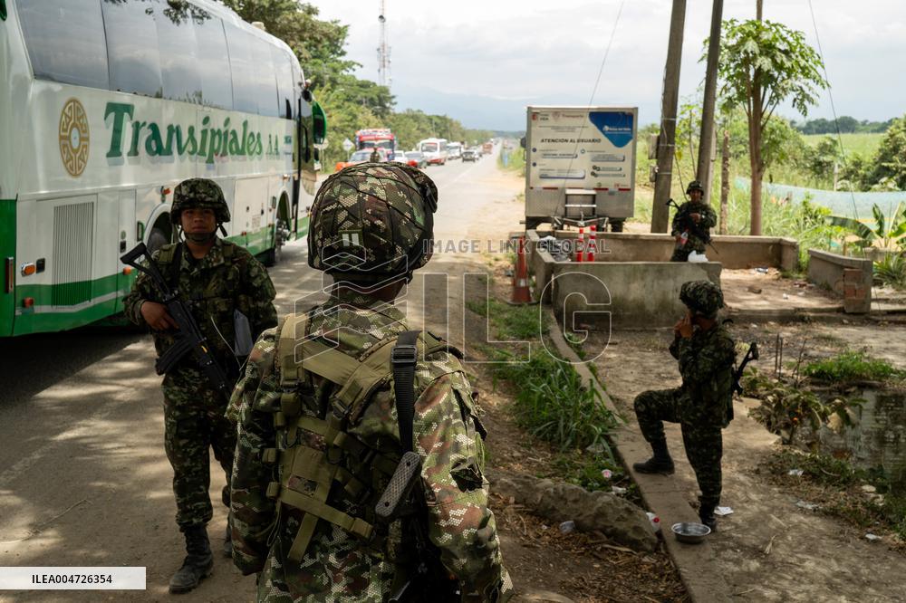 Colombian Military and Police join forces in the midst of attacks alleged to be from FARC-EP Dissident groups