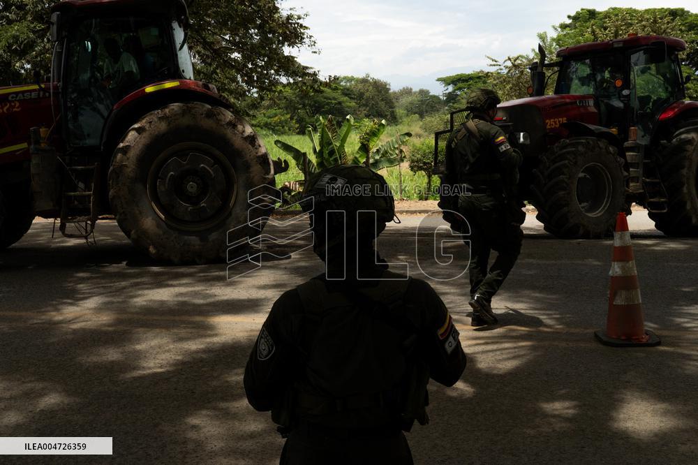 Colombian Military and Police join forces in the midst of attacks alleged to be from FARC-EP Dissident groups