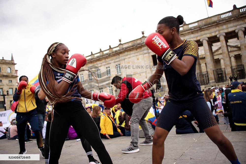 Athletes demonstrate Against Cut in the 2026 Budget of Colombia's Ministery of Sports