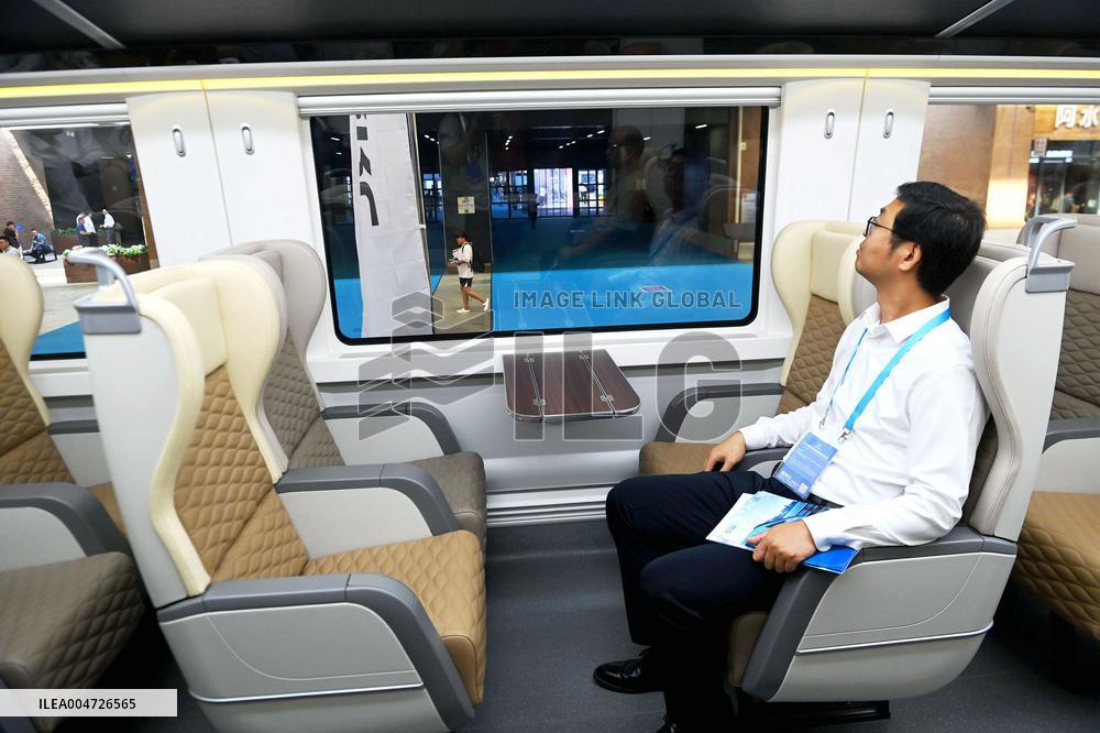 China First Chinese Standard Intelligent Urban Train Unveiled