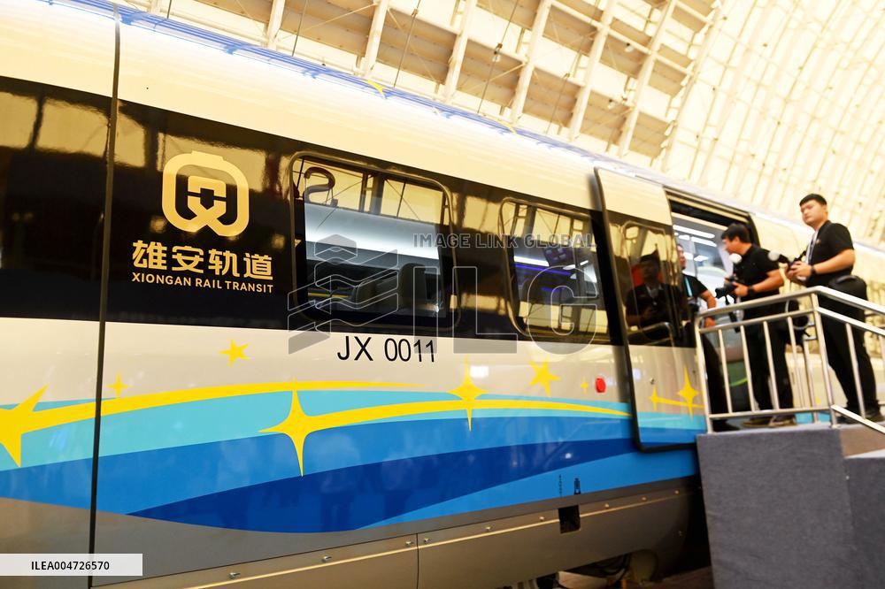 China First Chinese Standard Intelligent Urban Train Unveiled
