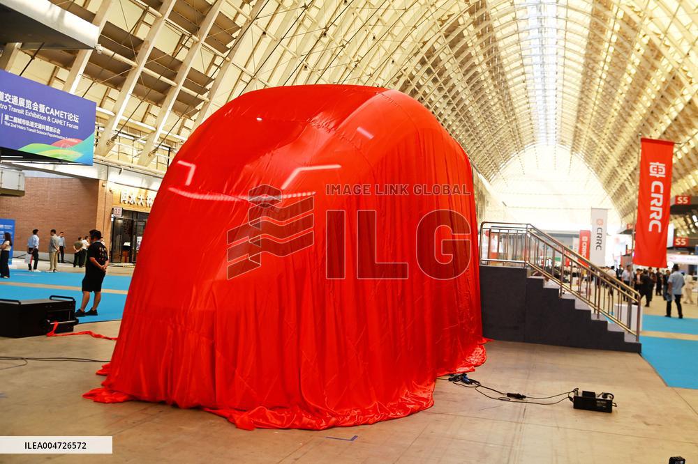 China First Chinese Standard Intelligent Urban Train Unveiled