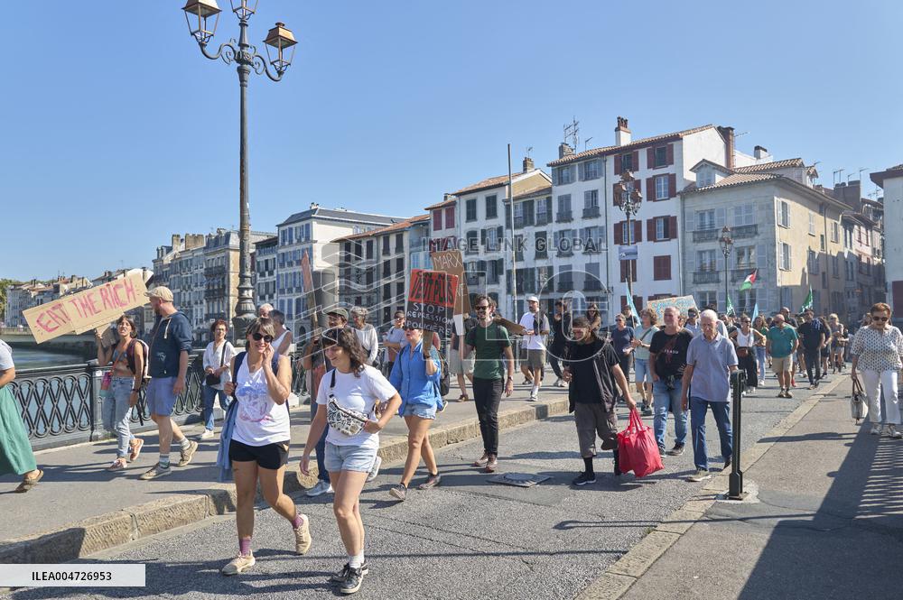 Demonstration Against France's National Budget - Bayonne