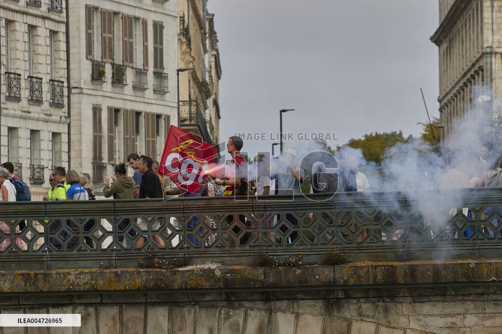 Demonstration Against France's National Budget - Bayonne