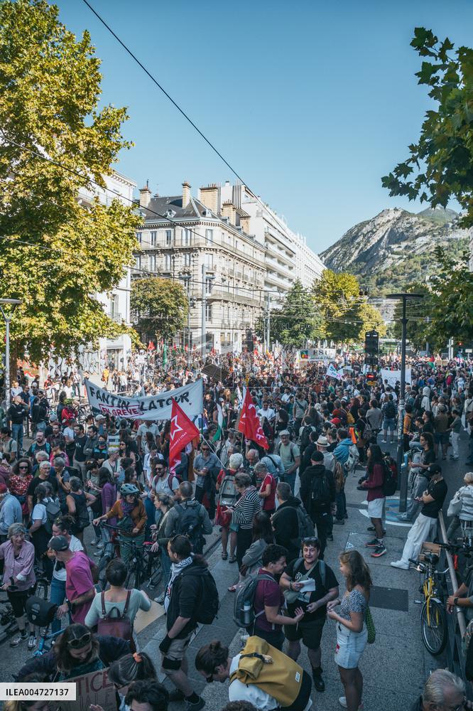 Nationwide Strikes Over Budget - Grenoble