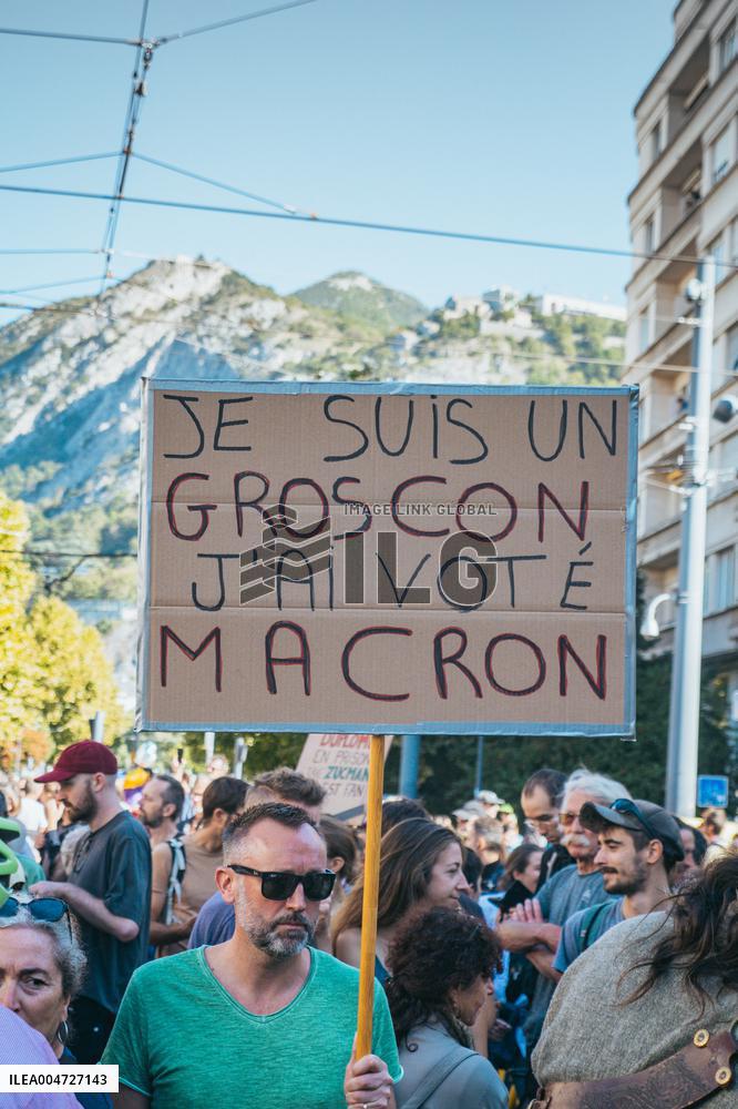 Nationwide Strikes Over Budget - Grenoble