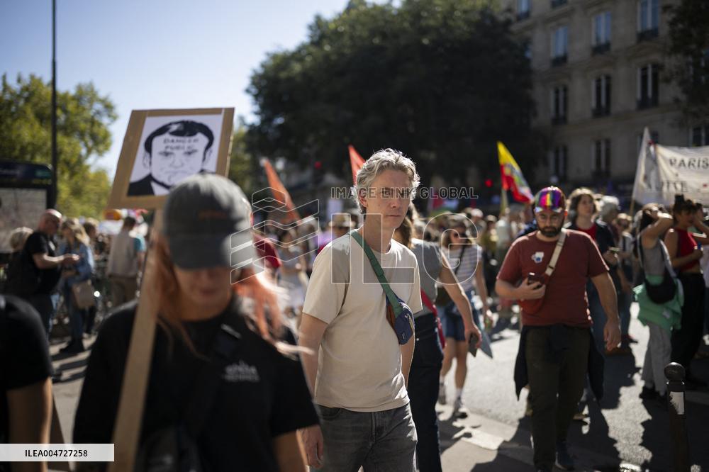 Nationwide Strikes Over Budget - Paris