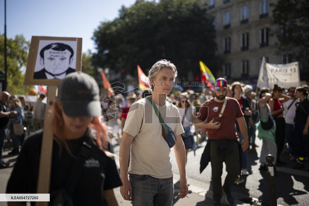 Nationwide Strikes Over Budget - Paris