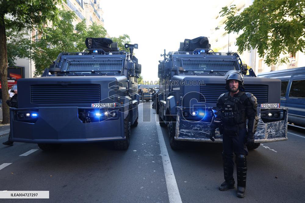 Nationwide Strikes Over Budget - Paris