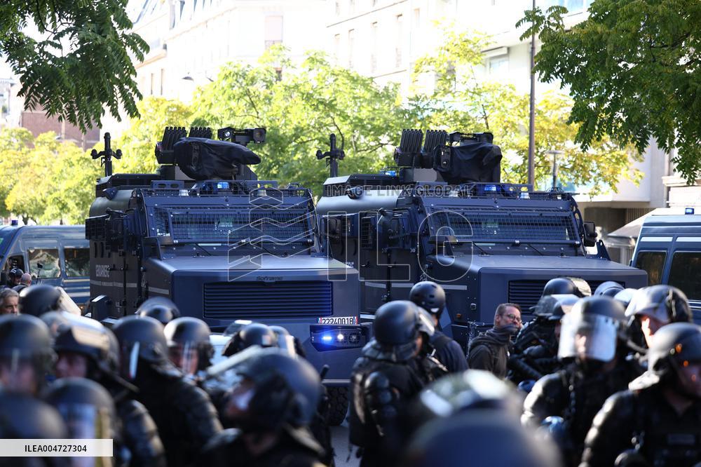 Nationwide Strikes Over Budget - Paris