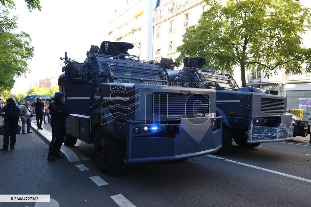 Nationwide Strikes Over Budget - Paris