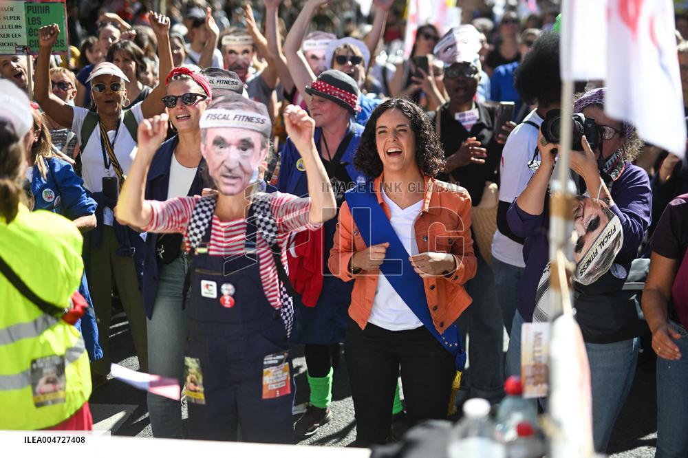 Nationwide Strikes Over Budget - Paris