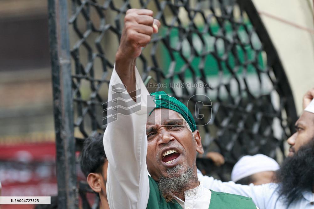 Islamic Parties Demonstrate - Dhaka
