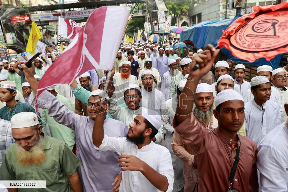 Islamic Parties Demonstrate - Dhaka