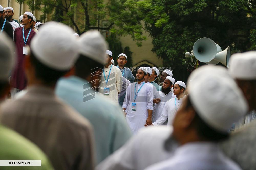 Islamic Parties Demonstrate - Dhaka