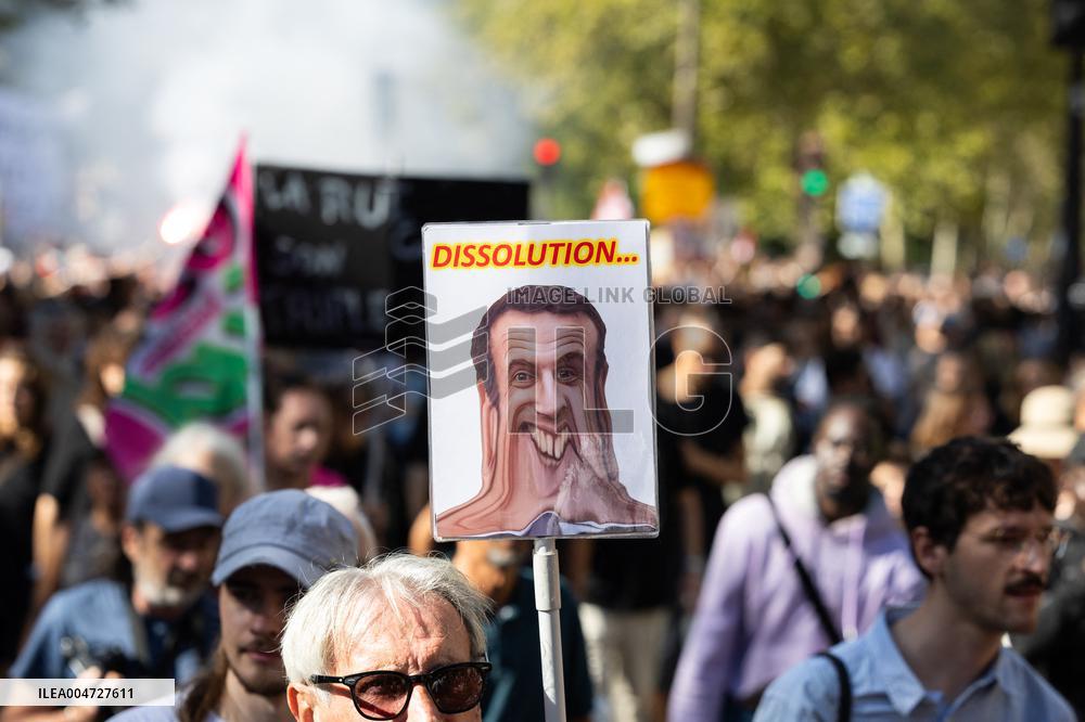 Nationwide Strikes Over Budget - Paris AJ