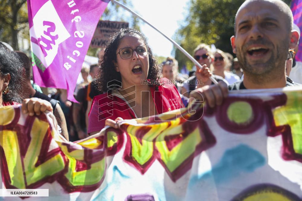 Nationwide Strikes Over Budget - Paris