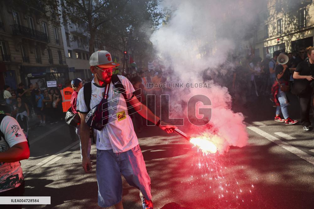Nationwide Strikes Over Budget - Paris