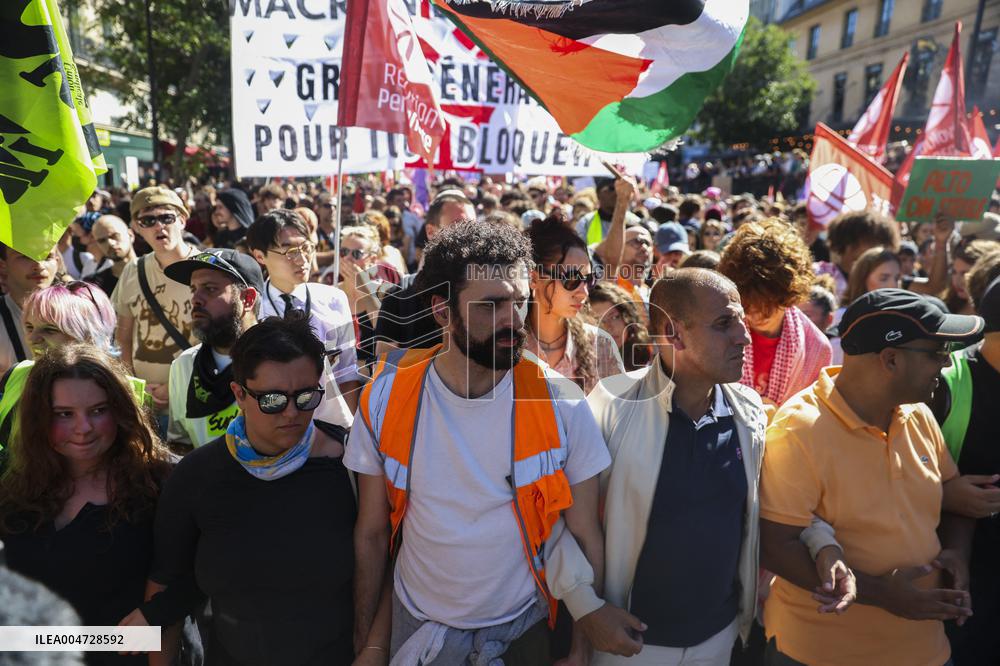 Nationwide Strikes Over Budget - Paris