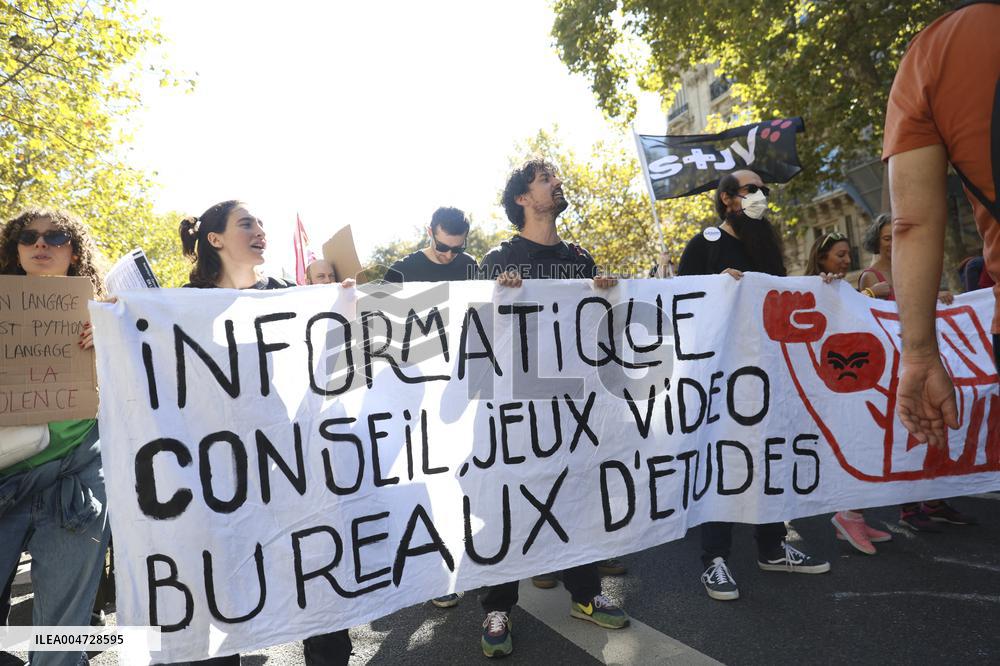 Nationwide Strikes Over Budget - Paris