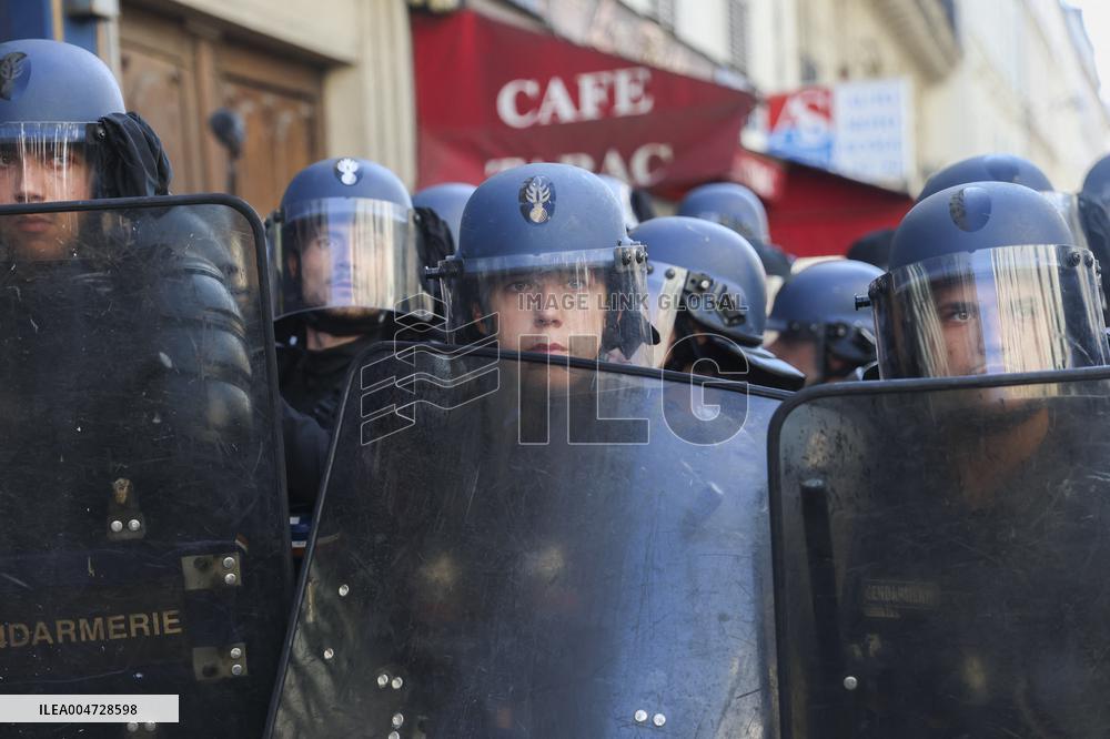 Nationwide Strikes Over Budget - Paris