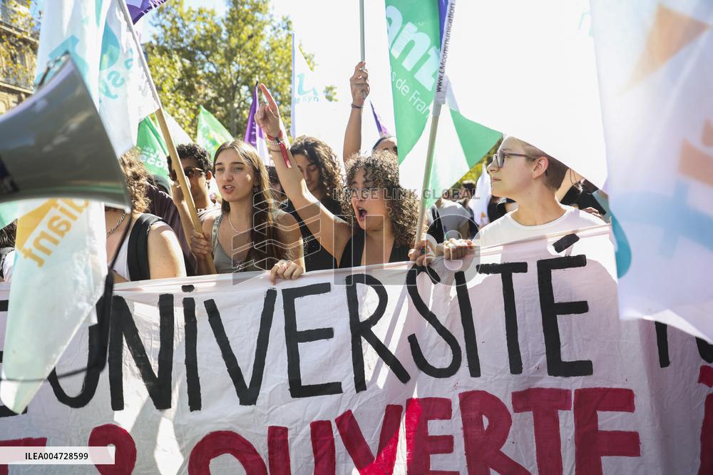 Nationwide Strikes Over Budget - Paris