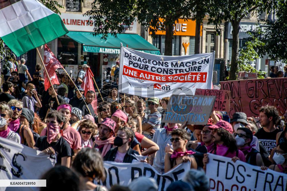 Nationwide Strikes Over Budget - Paris