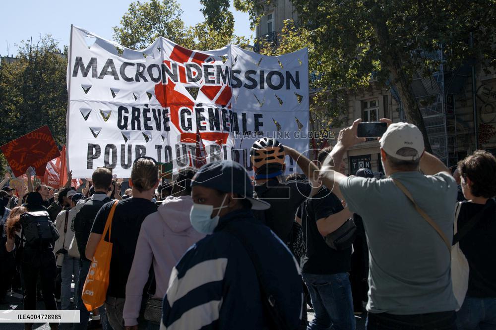 Nationwide Strikes Over Budget - Paris