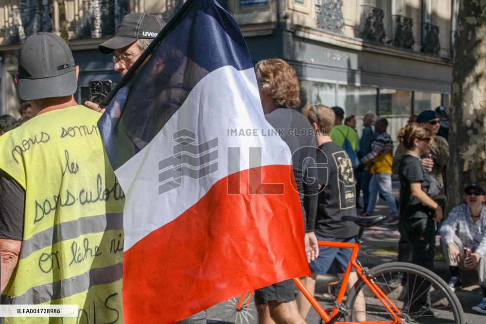 Nationwide Strikes Over Budget - Paris