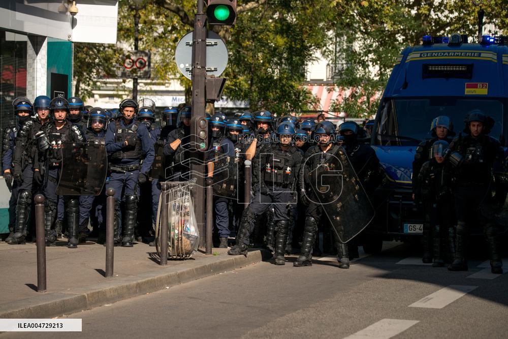 Nationwide Strikes Over Budget - Paris
