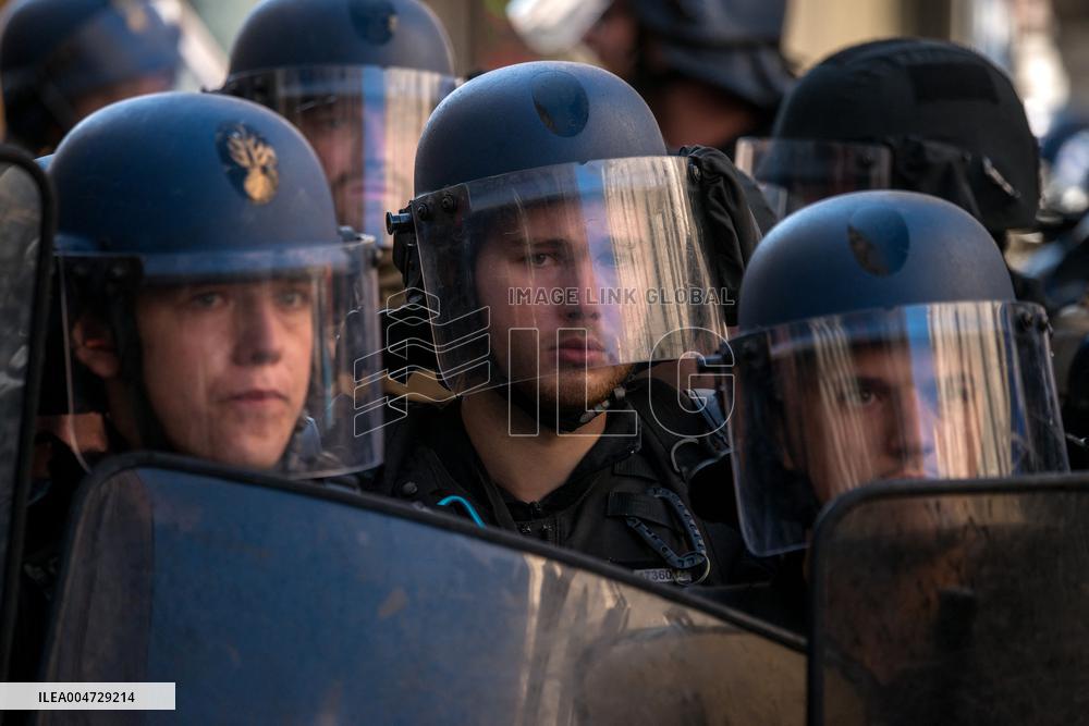Nationwide Strikes Over Budget - Paris