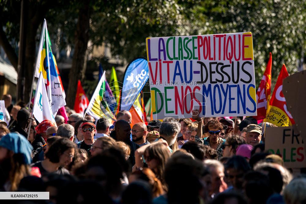 Nationwide Strikes Over Budget - Paris