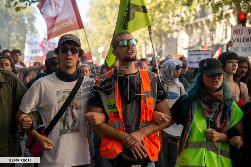 Nationwide Strikes Over Budget - Paris