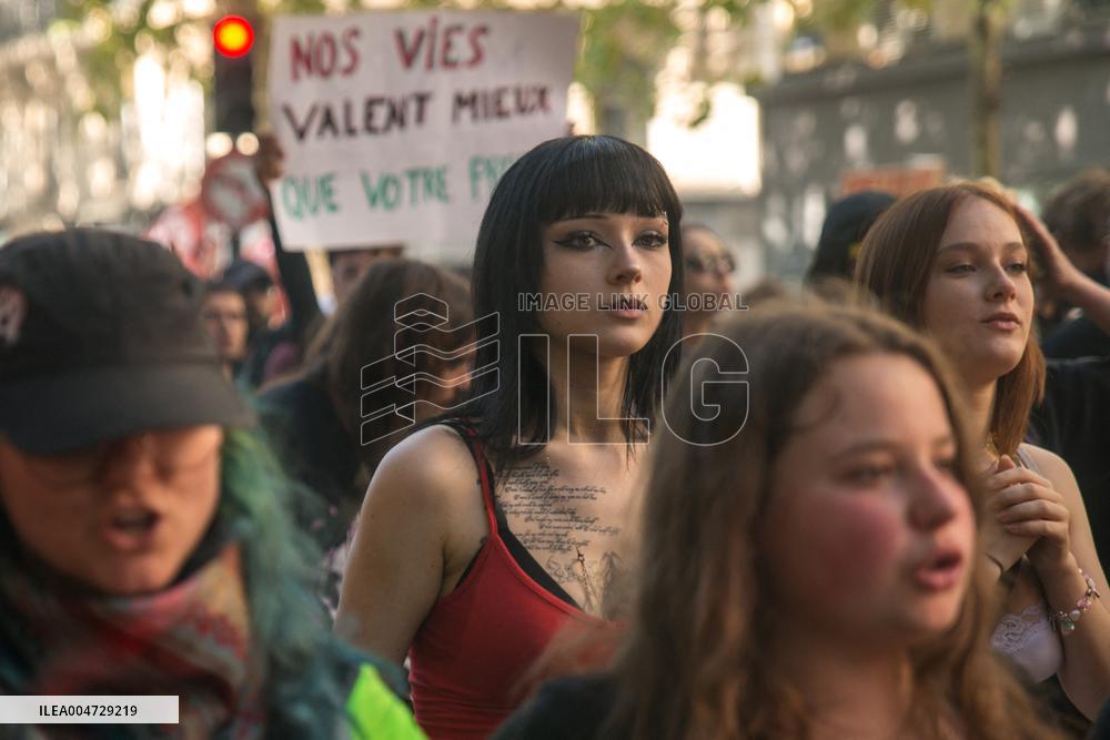 Nationwide Strikes Over Budget - Paris