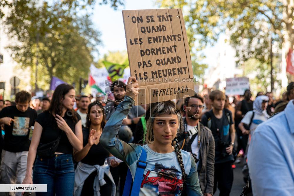 Nationwide Strikes Over Budget - Paris