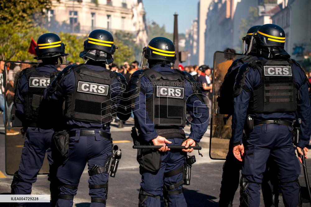 Nationwide Strikes Over Budget - Paris