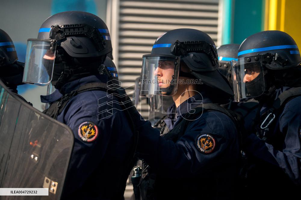 Nationwide Strikes Over Budget - Paris