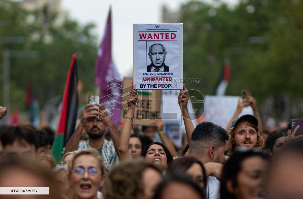 Protest For 1 Year Anniversary Of UN's Demand To End Israeli Illegal Occupation Of Palestine - Barcelona