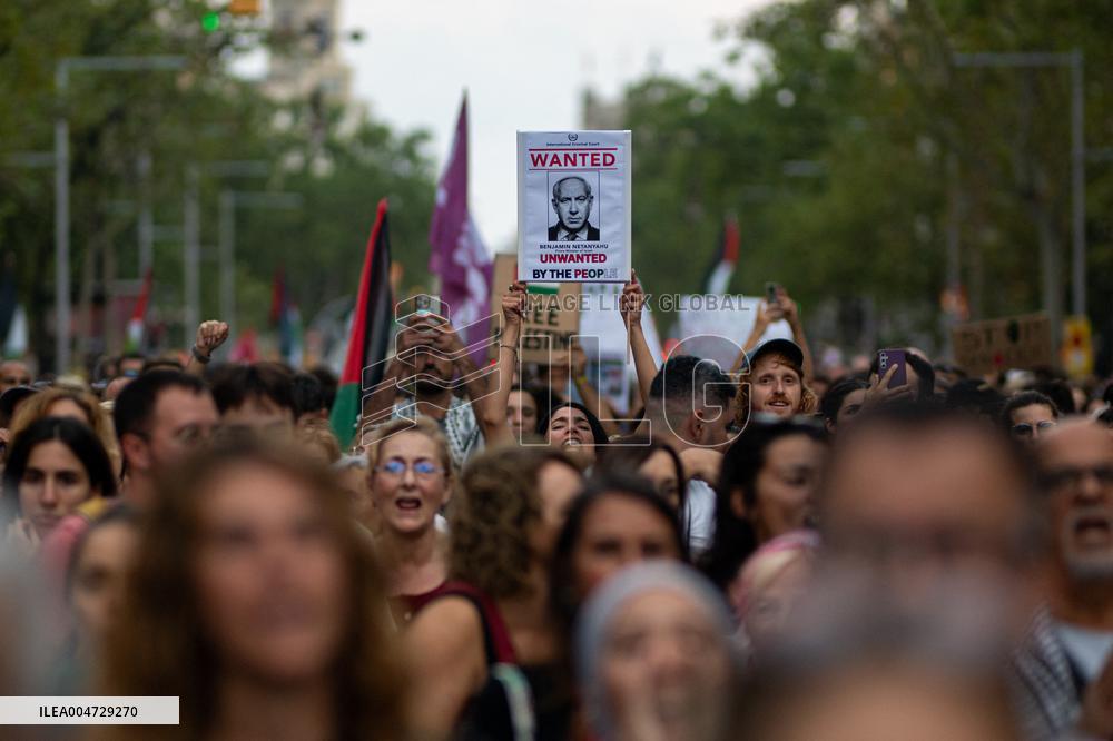 Protest For 1 Year Anniversary Of UN's Demand To End Israeli Illegal Occupation Of Palestine - Barcelona