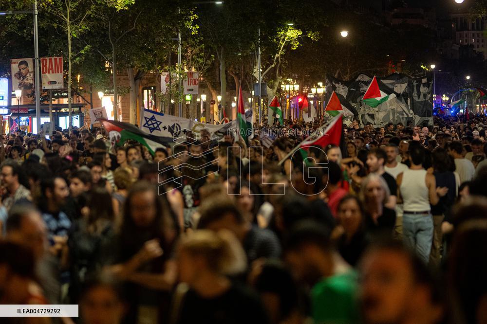 Protest For 1 Year Anniversary Of UN's Demand To End Israeli Illegal Occupation Of Palestine - Barcelona
