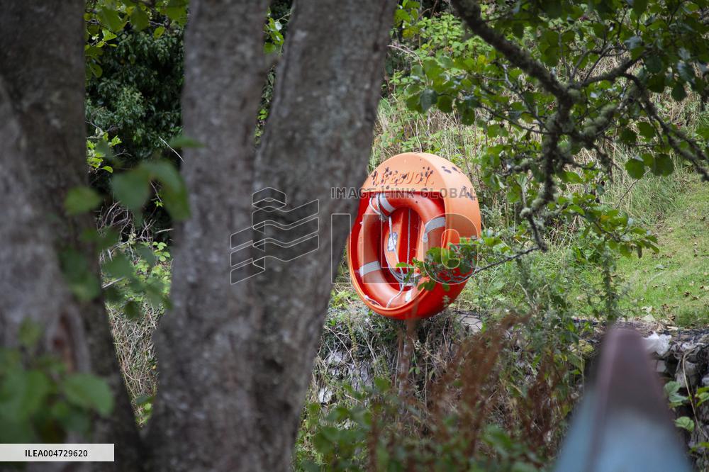 Illustration Scotland Highlands Loch Ness Urquhart Castle