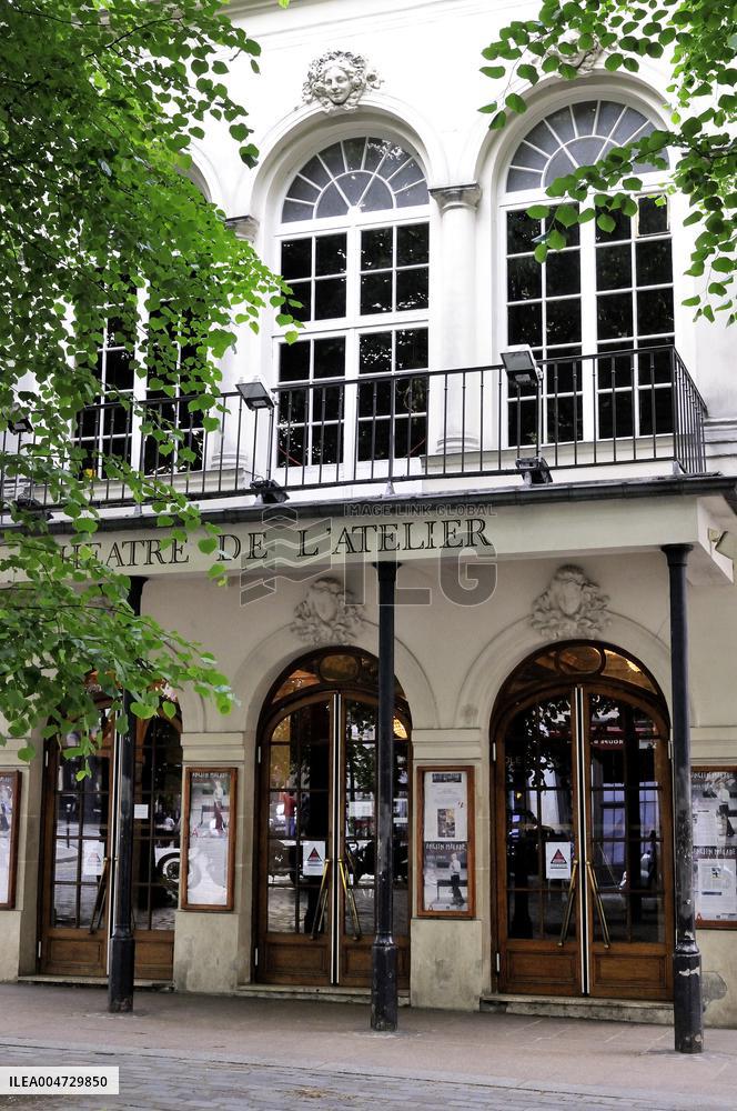 FRANCE, PARIS (75) 18TH ARRONDISSEMENT, DISTRICT OF MONTMARTRE, PLACE CHARLES DULLIN AND THEATRE DE L'ATELIER