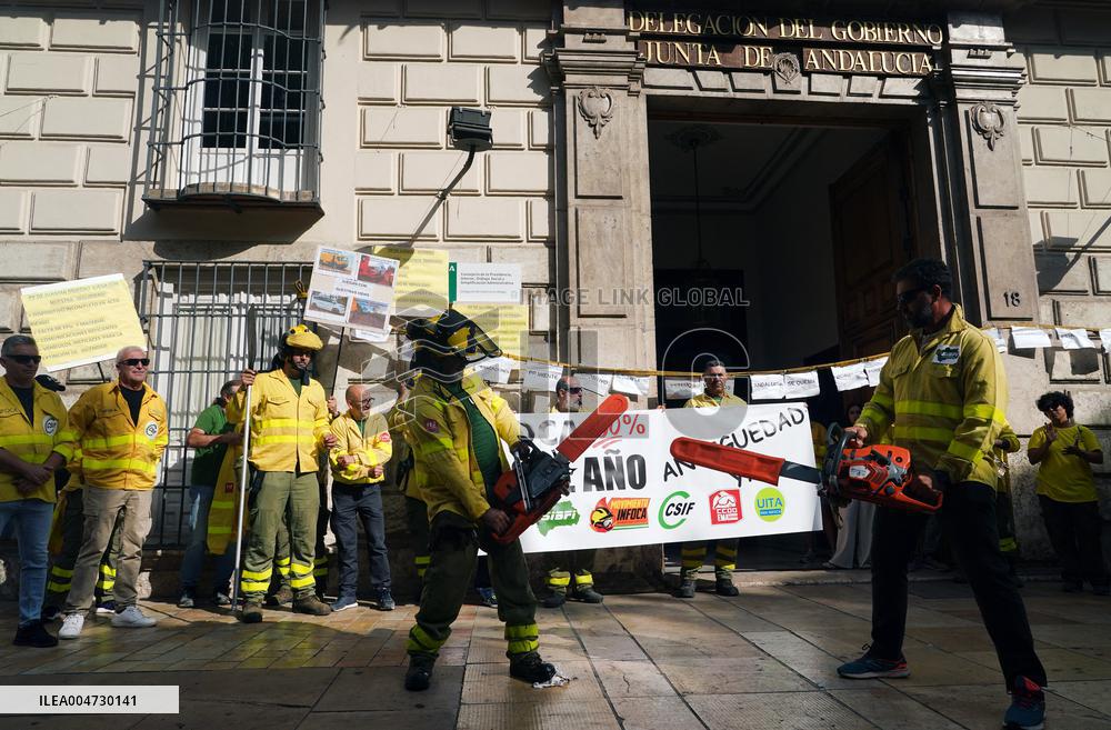 Demonstration by Firefighters and Forest Firefighters - Malaga