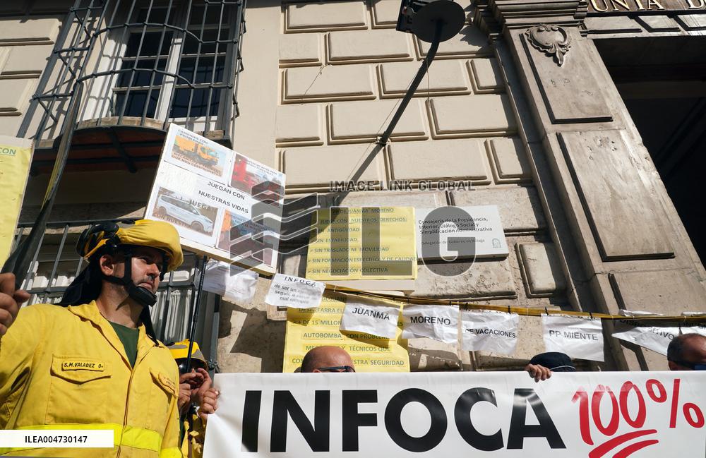 Demonstration by Firefighters and Forest Firefighters - Malaga