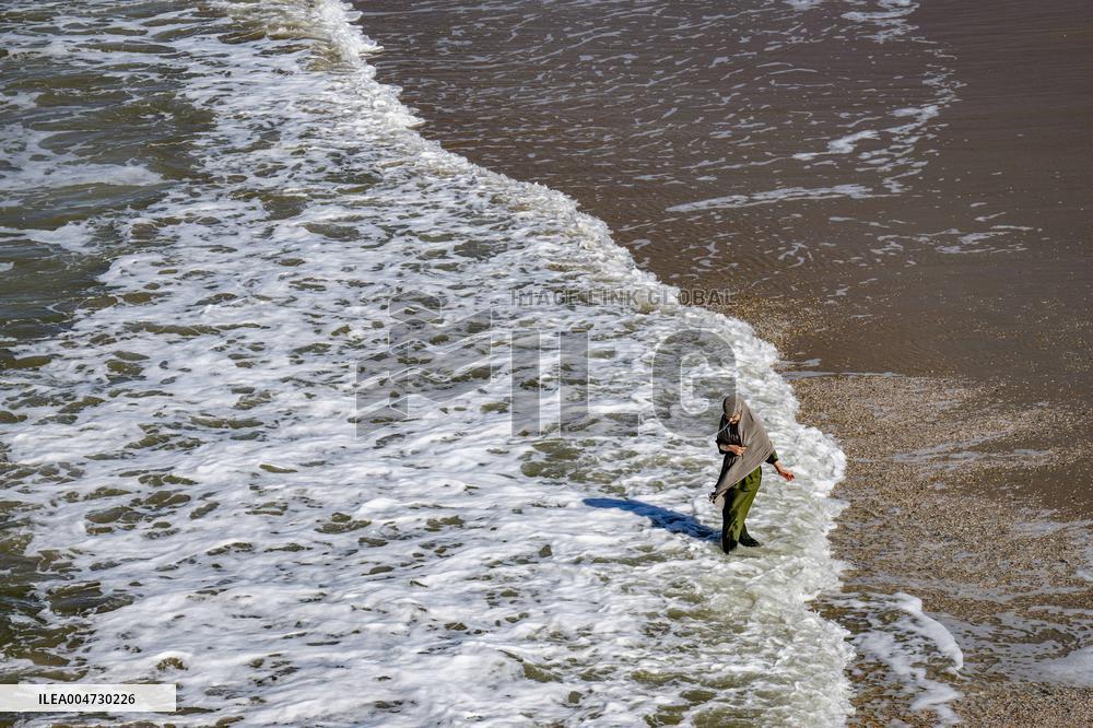 Beachgoers Enjoy Late Summer Warm Weather - Netherlands