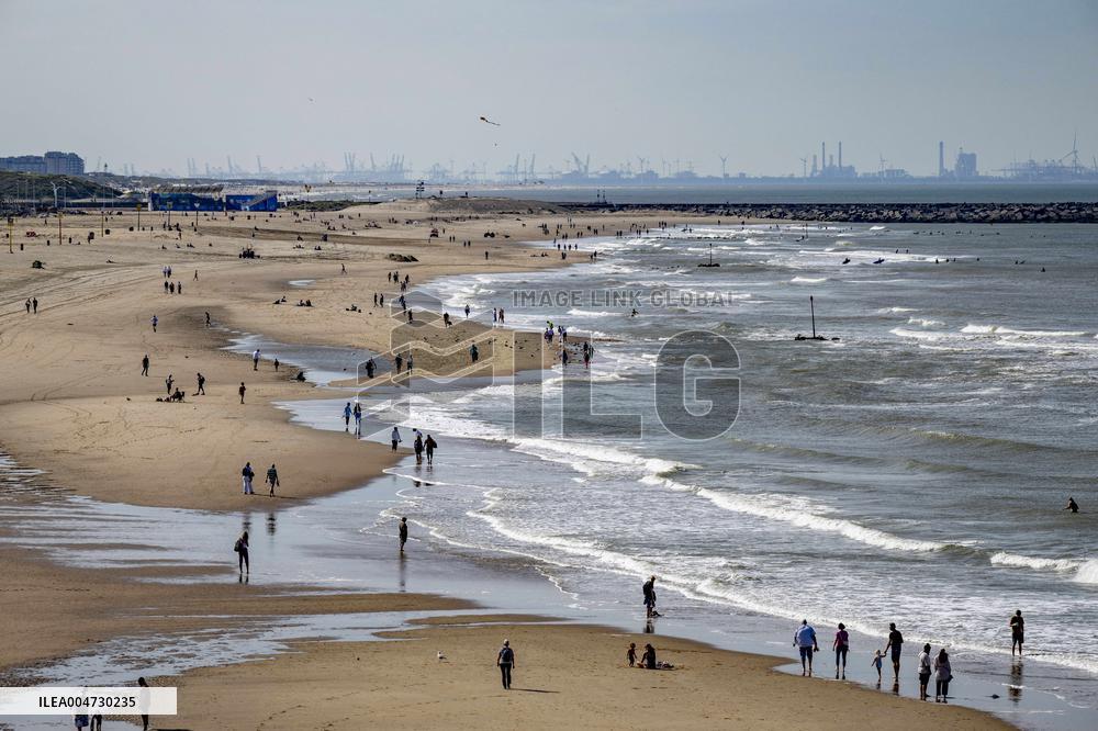 Beachgoers Enjoy Late Summer Warm Weather - Netherlands