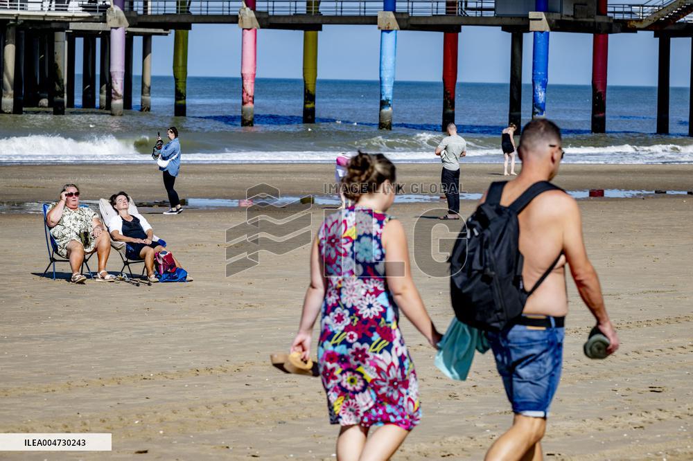 Beachgoers Enjoy Late Summer Warm Weather - Netherlands