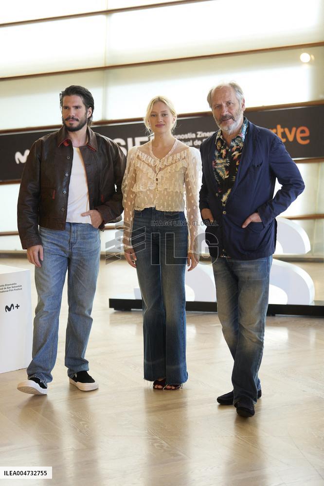 73rd San Sebastian International Film Festival - Deux pianos / Two Pianos Photocall